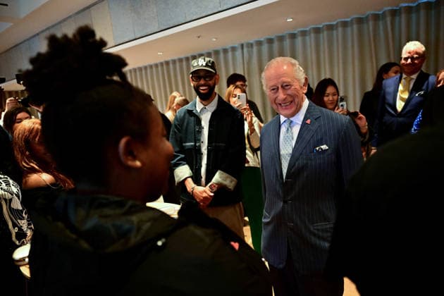 Britain s King Charles III smiles as he meets a mentor during a visit to a music workshop for young people, the first as part of the Apple x King™s Trust Creative Labs, at Battersea Power Station in south west London on October 7, 2026., Credit:BEN STANSALL PA ROTA - B68 Avalon United Kingdom, London  Copyright: xBENxSTANSALLx xPAxROTAx-xB68x xAvalonx 1141207844