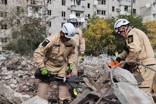 Rescuers search debris after Russian attack hits Kremenchuk in Poltava KREMENCHUK, UKRAINE - OCTOBER 07: (----EDITORIAL USE ONLY - MANDATORY CREDIT - STATE EMERGENCY SERVICE OF UKRAINE HANDOUT - NO MARKETING NO ADVERTISING CAMPAIGNS - DISTRIBUTED AS A SERVICE TO CLIENTS----) Search and rescue operations continue in a residential area following a Russian strike on Kremenchuk in Ukraine s Poltava region on October 07, 2026. At least two people were killed and dozens of civilians, including a child born in 2012, were injured as emergency workers comb through debris and heavily damaged residential structures across the site. State Emergency Service of Ukraine Anadolu Kremenchuk Ukraine. Editorial use only. Please get in touch for any othe  Copyright: x2026xAnadoluxStatexEmergencyxServicexofxUkrainex