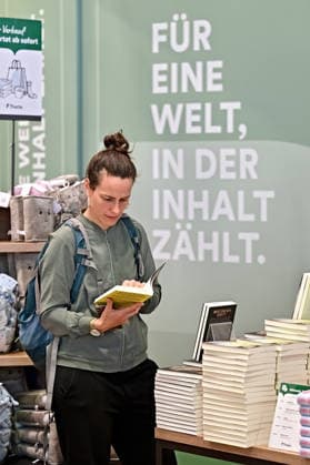 Frankfurter Buchmesse 2026. Besucher der Frankfurter Buchmesse am 07.10.2026. 20261007MWI151287