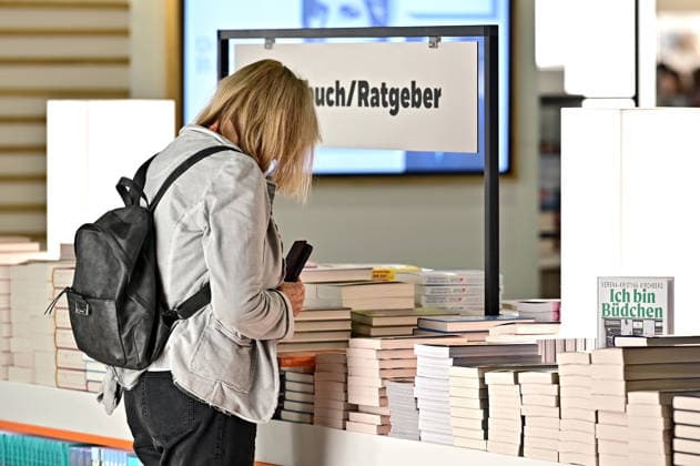 Frankfurter Buchmesse 2026. Besucher der Frankfurter Buchmesse am 07.10.2026. 20261007MWI151296
