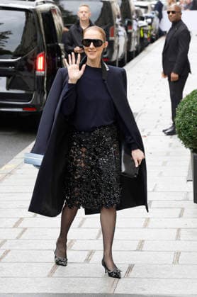 Céline Dion greets her fans in the rain as she leaves the Royal Monceau Hotel in Paris, before heading to the La Plénitude Arena in Paris La Défense to continue her concert series, October 7, 2026 Christophe Aubert Bestimage Celine Dion greets fans in the rain as she leaves the Royal Monceau Hotel in Paris, before heading to the La Plénitude Arena at Paris La Défense to continue her concert series on October 7, 2026 Paris, France  Copyright: xMarcxAussetxLacroixx xBestimagexMarcxAussetxLacroixx xBestimagex