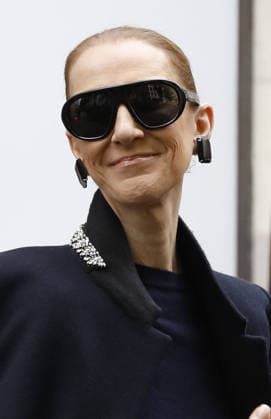 Céline Dion greets her fans in the rain as she leaves the Royal Monceau Hotel in Paris, before heading to the La Plénitude Arena in Paris La Défense to continue her concert series, October 7, 2026 Marc Ausset Lacroix Bestimage Celine Dion greets fans in the rain as she leaves the Royal Monceau Hotel in Paris, before heading to the La Plénitude Arena at Paris La Défense to continue her concert series on October 7, 2026 Paris, France  Copyright: xMarcxAussetxLacroixx xBestimagexMarcxAussetxLacroixx xBestimagex