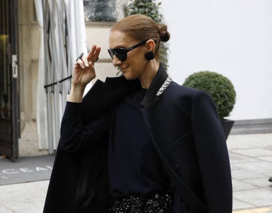 Céline Dion greets her fans in the rain as she leaves the Royal Monceau Hotel in Paris, before heading to the La Plénitude Arena in Paris La Défense to continue her concert series, October 7, 2026 Marc Ausset Lacroix Bestimage Celine Dion greets fans in the rain as she leaves the Royal Monceau Hotel in Paris, before heading to the La Plénitude Arena at Paris La Défense to continue her concert series on October 7, 2026 Paris France  Copyright: xMarcxAussetxLacroixx xBestimagexMarcxAussetxLacroixx xBestimagex