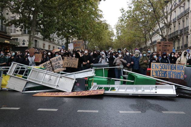 Student blockade near Sciences Po Paris PARIS, FRANCE - OCTOBER 7: Students gather behind makeshift barricades made of trash bins and metal barriers near Sciences Po Paris as part of ongoing mobilization linked to the broader high school and university protest movement in Paris, France, on October 7, 2026. A heavy police presence is deployed at the scene as students denounce conditions in the education system and express solidarity with mobilized high school students. Umit Donmez Anadolu Paris France. Editorial use only. Please get in touch for any other usage.  Copyright: x2026xAnadoluxUmitxDonmezx