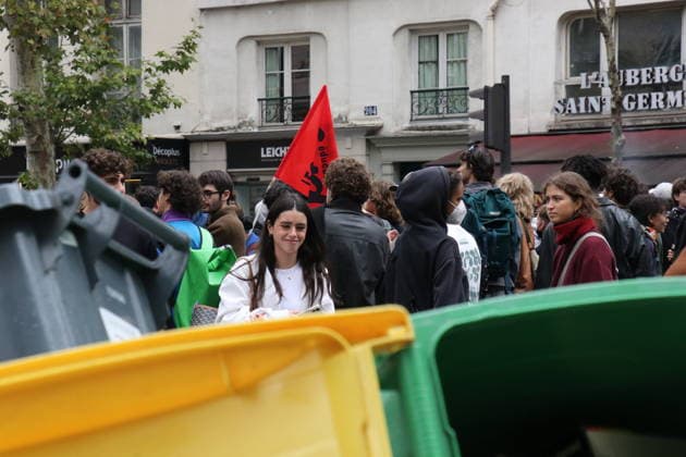 Student blockade near Sciences Po Paris PARIS, FRANCE - OCTOBER 7: Students gather behind makeshift barricades made of trash bins and metal barriers near Sciences Po Paris as part of ongoing mobilization linked to the broader high school and university protest movement in Paris, France, on October 7, 2026. A heavy police presence is deployed at the scene as students denounce conditions in the education system and express solidarity with mobilized high school students. Umit Donmez Anadolu Paris France. Editorial use only. Please get in touch for any other usage.  Copyright: x2026xAnadoluxUmitxDonmezx
