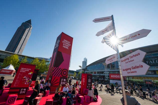 Eroeffnung der 78. Frankfurter Buchmesse am Mittwoch (07.10.2026) in Frankfurt am Main. Zunaechst sind die Messehallen der Buchbranche vorbehalten, von Freitag 11 Uhr an bis zum Messeschluss am Sonntag sind auch Privatbesucher willkommen. Ehrengastland der Buchmesse ist in diesem Jahr Tschechien. Das Nachbarland praesentiert seine Literaturszene mit mehr als 100 Veranstaltungen. (Siehe epd-Meldung vom 07.10.2026)