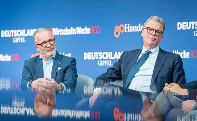 Carsten Knobel + Christian Sewing EUR, Deutschland, Berlin, 07.10.2026: (l-r) Carsten Knobel CEO Henkel und Christian Sewing CEO Deutsche Bank, besuchen die in Berlin stattfindene Jubiläumsveranstaltung von 80 Jahre Handelsblatt und 100 Jahre WirtschaftsWoche.