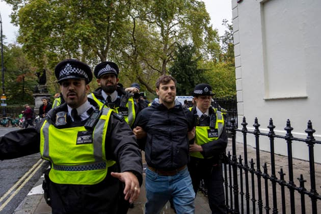 Pro-Israel Counter-Protest Disrupts Pro-Palestine Student March Russell Square, London, October 7, 2026 A pro-Palestine student march travelled from Lincoln™s Inn Fields towards Russell Square, where pro-Israel counter-protesters gathered with Israeli flags and placards. The counter-protest disrupted the student demonstration as police maintained a presence and kept the two groups separated., Credit:Zak Irfan Avalon  Copyright: xZakxIrfanx xAvalonx 1141227623