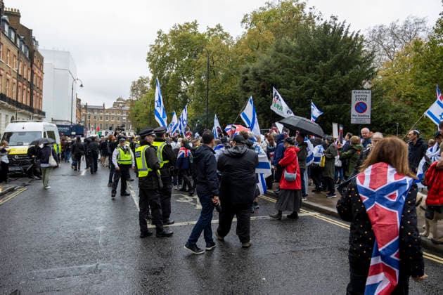Pro-Israel Counter-Protest Disrupts Pro-Palestine Student March Russell Square, London, October 7, 2026 A pro-Palestine student march travelled from Lincoln™s Inn Fields towards Russell Square, where pro-Israel counter-protesters gathered with Israeli flags and placards. The counter-protest disrupted the student demonstration as police maintained a presence and kept the two groups separated., Credit:Zak Irfan Avalon  Copyright: xZakxIrfanx xAvalonx 1141227632