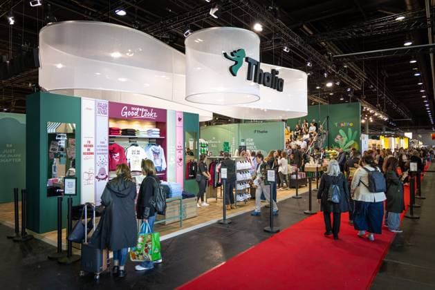 78. Frankfurter Buchmesse Zahlreiche Besucher schlendern durch die Hallen der Frankfurter Buchmesse. Die 78. Frankfurter Buchmesse findet vom 7. - 11. Oktober 2026 statt. Frankfurt am Main Messegelände Hessen Deutschland