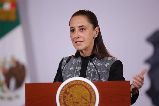 October 7, 2026: TO-45384- CIUDAD DE MEXICO,2026-10-07. Mexican President Claudia Sheinbaum Pardo leads her daily morning press briefing at the National Palace in Mexico City Joined by Luisa Maria Alcalde the briefing addressed plans for renewable energy expansion with CFE constitutional reforms regarding nepotism and federal updates on US relations and legislative approvals. Clasos.com.mx  - ZUMAcs4_ 20261007_faa_cs4_095 Copyright: xLuisxMarinx
