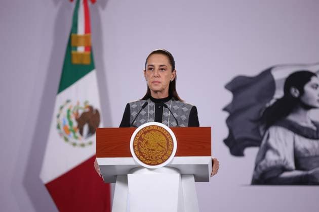 October 7, 2026: TO-45384- CIUDAD DE MEXICO,2026-10-07. Mexican President Claudia Sheinbaum Pardo leads her daily morning press briefing at the National Palace in Mexico City Joined by Luisa Maria Alcalde the briefing addressed plans for renewable energy expansion with CFE constitutional reforms regarding nepotism and federal updates on US relations and legislative approvals. Clasos.com.mx - ZUMAcs4_ 20261007_faa_cs4_060 Copyright: xLuisxMarinx