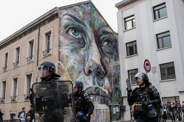 Protest against eduction conditions in Nancy NANCY, FRANCE - OCTOBER 7: A heavy police presence is deployed at the scene as students take to the streets to protest education conditions in Nancy, France, on October 7, 2026. Students are taking part in a nationwide high-school mobilization over school conditions and demands for greater education resources, while security units remain deployed around several locations in the city. Muhammed Said Tako Anadolu Nancy France. Editorial use only. Please get in touch for any other usage.  Copyright: x2026xAnadoluxMuhammedxSaidxTakox