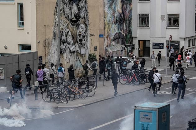 Protest against eduction conditions in Nancy NANCY, FRANCE - OCTOBER 7: Police intervene at the scene using tear gas as students take to the streets to protest education conditions in Nancy, France, on October 7, 2026. Students are taking part in a nationwide high-school mobilization over school conditions and demands for greater education resources, while security units remain deployed around several locations in the city. Muhammed Said Tako Anadolu Nancy France. Editorial use only. Please get in touch for any other usage.  Copyright: x2026xAnadoluxMuhammedxSaidxTakox