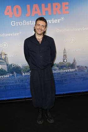 Enrique Fiss beim 40 Jahre Großstadtrevier (ARD) Serien Photo Call am 7.10.2026 in der Astor Film Lounge in Hamburg Enrique Fiss attends the photo call for the 40th anniversary of the series *Großstadtrevier* on October 7, 2026 at the Astor Film Lounge in Hamburg, Germany 40 Jahre Grossstadtrevier (ARD) Jubilaeum in Hamburg