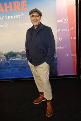 Oezguer Karadeniz beim 40 Jahre Großstadtrevier (ARD) Serien Photo Call am 7.10.2026 in der Astor Film Lounge in Hamburg Oezguer Karadeniz attends the photo call for the 40th anniversary of the series *Großstadtrevier* on October 7, 2026 at the Astor Film Lounge in Hamburg, Germany 40 Jahre Grossstadtrevier (ARD) Jubilaeum in Hamburg
