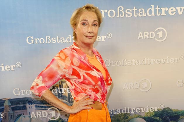 Saskia Fischer attends the photo call for the 40th anniversary of the series *Großstadtrevier* on October 7, 2026 at the Astor Film Lounge in Hamburg, Germany 40th anniversary *Großstadtrevier* photo call in Hamburg, Germany