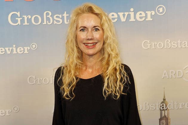 Dorothea Schenck attends the photo call for the 40th anniversary of the series *Großstadtrevier* on October 7, 2026 at the Astor Film Lounge in Hamburg, Germany 40th anniversary *Großstadtrevier* photo call in Hamburg, Germany