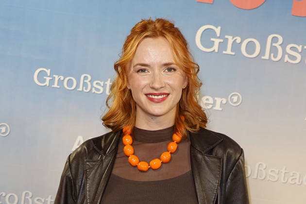 Sofie Junker attends the photo call for the 40th anniversary of the series *Großstadtrevier* on October 7, 2026 at the Astor Film Lounge in Hamburg, Germany 40th anniversary *Großstadtrevier* photo call in Hamburg, Germany