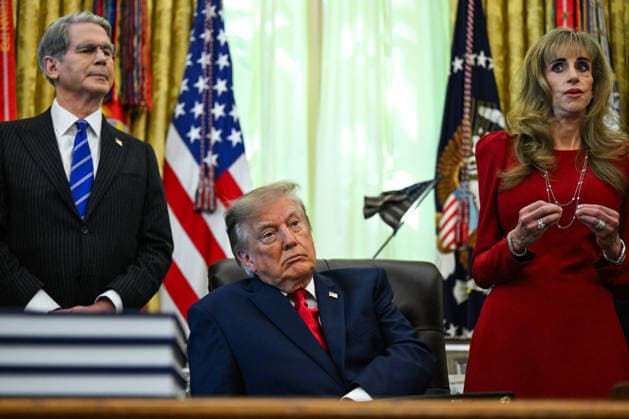 Trump Makes Oval Office Announcement WASHINGTON, DC - OCT. 7: US President Donald Trump makes an announcement on Trump Accounts in the Oval Office on Wednesday, Oct. 7, 2026 at the White House in Washington, D.C. (Photo by Annabelle Gordon Pool For The Washington Post) Washington DC United States  Copyright: xPool ABACAx