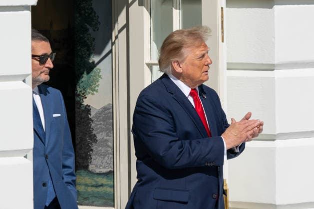 October 7, 2026, Washington, District Of Columbia, United States: President DONALD TRUMP and Sen. TED CRUZ walk out onto the South Lawn of the White House ahead of TrumpÃ¢â‚¬â ¢s departure for San Antonio, Texas, where he is scheduled to headline a midterm campaign rally. Washington United States  - ZUMAk206 20261007_znp_k206_025 Copyright: xMattxKaminskyx