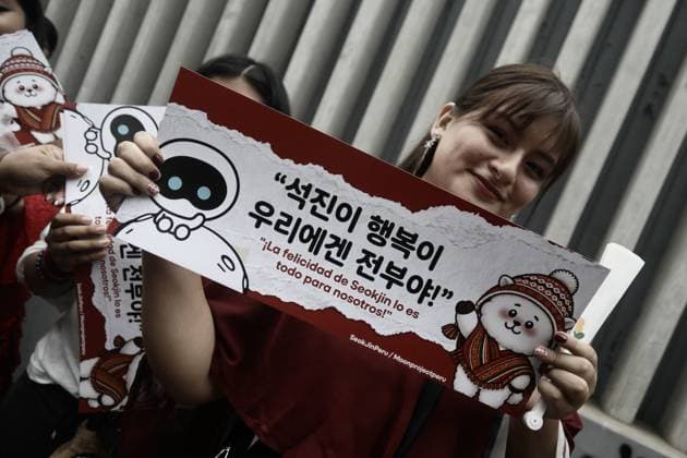 BTS Arirang tour kicks off in Peru LIMA, PERU - OCTOBER 7: Thousands of BTS fans known as ARMY gather around San Marcos Stadium ahead of the first of three concerts the South Korean band is set to perform in Lima, Peru on October 7, 2026. Fans from across Peru and abroad arrived early to attend the highly anticipated show from BTS s Arirang world tour. Klebher Vasquez Anadolu Lima Peru. Editorial use only. Please get in touch for any other usage.  Copyright: x2026xAnadoluxKlebherxVasquezx