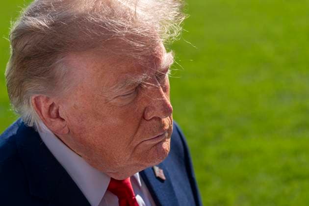 October 7, 2026, Washington, Dc, USA: President Donald Trump speaks to the media before departing on Marine One from the South Lawn of the White House..Trump was enroute to a campaign event in San Antonio, Texas. Washington USA - ZUMAs197 20261007_aaa_s197_165 Copyright: xJenxGolbeckx
