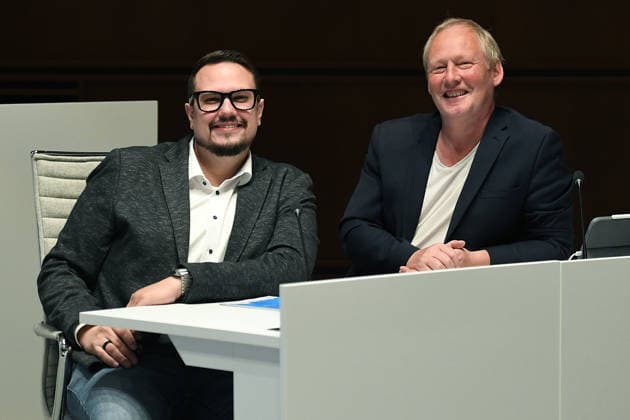 Bezirksvertretung Alt-Oberhausen am 07.10.2026 im Rathaus Oberhausen ( Ratssaal ) Kevin Burmeister ( AfD Landtagskandidat ), links - Wolfgang Kempkes ( OB-Kandidat der AfD Oberhausen ), rechts