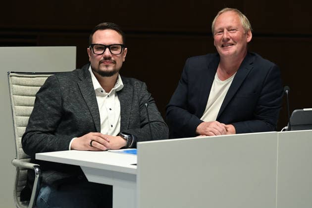 Bezirksvertretung Alt-Oberhausen am 07.10.2026 im Rathaus Oberhausen ( Ratssaal ) Kevin Burmeister ( AfD Landtagskandidat ), links - Wolfgang Kempkes ( OB-Kandidat der AfD Oberhausen ), rechts