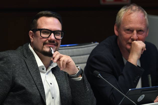 Bezirksvertretung Alt-Oberhausen am 07.10.2026 im Rathaus Oberhausen ( Ratssaal ) Kevin Burmeister ( AfD Landtagskandidat ), links - Wolfgang Kempkes ( OB-Kandidat der AfD Oberhausen ), rechts