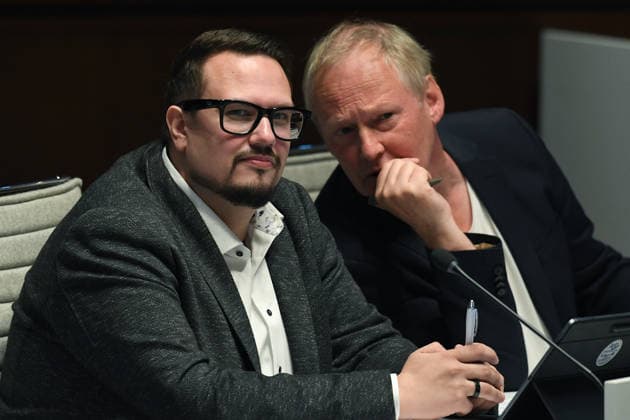 Bezirksvertretung Alt-Oberhausen am 07.10.2026 im Rathaus Oberhausen ( Ratssaal ) Kevin Burmeister ( AfD Landtagskandidat ), links - Wolfgang Kempkes ( OB-Kandidat der AfD Oberhausen ), rechts
