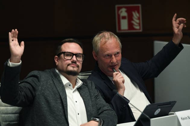 Bezirksvertretung Alt-Oberhausen am 07.10.2026 im Rathaus Oberhausen ( Ratssaal ) Kevin Burmeister ( AfD Landtagskandidat ), links - Wolfgang Kempkes ( OB-Kandidat der AfD Oberhausen ), rechts