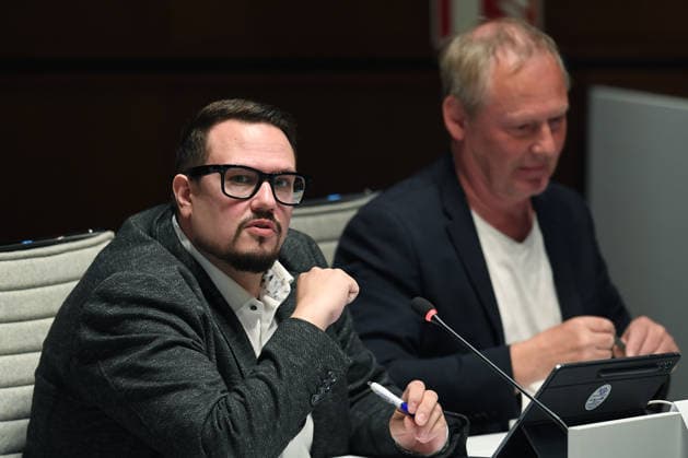 Bezirksvertretung Alt-Oberhausen am 07.10.2026 im Rathaus Oberhausen ( Ratssaal ) Kevin Burmeister ( AfD Landtagskandidat ), links - Wolfgang Kempkes ( OB-Kandidat der AfD Oberhausen ), rechts