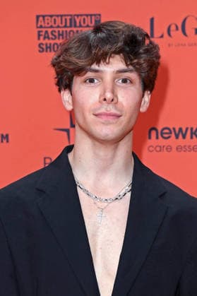 Sascha Dombrowski bei der ABOUT YOU OPERA FASHION SHOW im Admiralspalast in Berlin am 07.10.2026