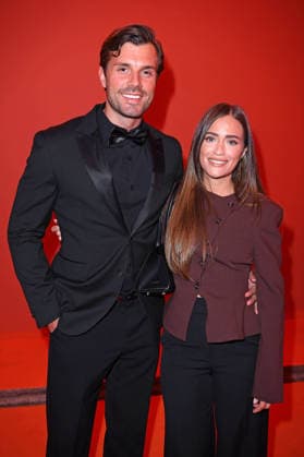 Tim Reitz mit Freundin Vivien Grabarits bei der ABOUT YOU OPERA FASHION SHOW im Admiralspalast in Berlin am 07.10.2026