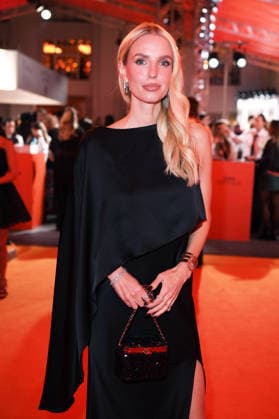 Leonie Hanne bei der ABOUT YOU OPERA FASHION SHOW im Admiralspalast in Berlin am 07.10.2026