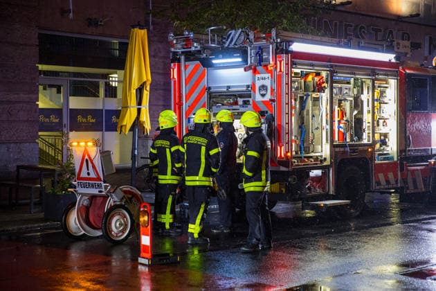 Brand in Kinosaal sorgt für Großaufgebot an Rettungskräften Am 08.10.2026 kam es in einem Kinosaal des Cinestar Metropolis in Frankfurt zu einem Feuer. Die Feuerwehr Frankfurt rückte mit einem Großaufgebot an, Trupps bekämpften den Brand unter Atemschutz. Nach den Löscharbeiten waren ausgiebige Belüftungsmaßnahmen erforderlich. Erste Einsatzkräfte konnten nach rund einer Stunde den Einsatz verlassen. Frankfurt am Main Innenstadt Hessen Deutschland