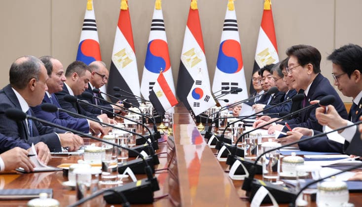 S. Korea-Egypt summit S. Korea-Egypt summit South Korean President Lee Jae Myung (2nd from R) holds summit talks with Egyptian President Abdel Fattah El-Sisi (2nd from L) at the presidential office Cheong Wa Dae in Seoul on Oct. 8, 2026. (Yonhap) 2026-10-08 11:27:44 <Copyright ¨Ï 1980-2026 YONHAPNEWS AGENCY. .> ¼­¿ïÆ¯º°½Ã EDITORIAL USE ONLY  Copyright: xx Korea-Egypt ???x yonphotos257509