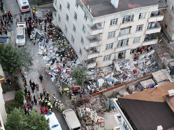 Partial collapse occurs in 7-story building in Istanbul s Maltepe district ISTANBUL, TURKIYE - OCTOBER 8: An aerial view shows search and rescue operations underway after the lower floors of a seven-story building partially collapse in the Maltepe district of Istanbul, Turkiye, on October 8, 2026. Murat Sengul Anadolu Istanbul Turkey. Editorial use only. Please get in touch for any other usage.  Copyright: x2026xAnadoluxMuratxSengulx