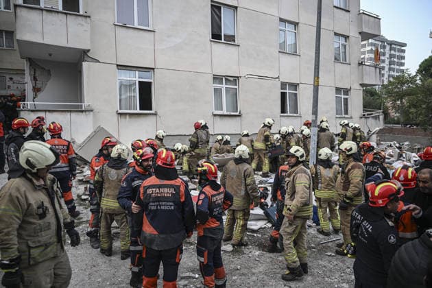 Partial collapse occurs in 7-story building in Istanbul s Maltepe district ISTANBUL, TURKIYE - OCTOBER 8: Search and rescue personnel, including firefighters, AFAD, UMKE, and police teams, operate at the site of a partial building collapse in the Cevizli neighborhood of Maltepe district, Istanbul, Turkiye on October 8, 2026. Trapped residents on the unaffected upper floors were evacuated while emergency teams initiated search and rescue efforts beneath the collapsed lower levels. Murat Sengul Anadolu Istanbul Turkey. Editorial use only. Please get in touch for any other usage.  Copyright: x2026xAnadoluxMuratxSengulx