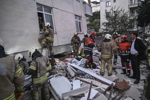 Partial collapse occurs in 7-story building in Istanbul s Maltepe district ISTANBUL, TURKIYE - OCTOBER 8: Search and rescue teams continue efforts to locate and rescue people trapped under the rubble as an injured person is taken to a hospital by ambulance after the lower floors of a seven-story building partially collapse in the Maltepe district of Istanbul, Turkiye, on October 8, 2026. Murat Sengul Anadolu Istanbul Turkey. Editorial use only. Please get in touch for any other usage.  Copyright: x2026xAnadoluxMuratxSengulx