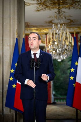 Prime Minister Sébastien Lecornu made, from Matignon, a statement regarding the high school students’ protests on October 7, 2026 Eric Tschaen Pool Bestimage Prime Minister Sébastien Lecornu made a statement from Matignon about the high school students’ protests on October 7, 2026 Paris, France  Copyright: xEricxTschaenx xPoolx xBestimagexEricxTschaenx xPoolx xBestimagex