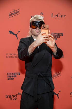 ABB ABOUTYOU- Ski Aggu zu Gast auf dem Orangenen Teppich bei der ABOUT YOU Opera Fashion Show im Admiralspalast am 07.10.2026 Berlin Deutschland