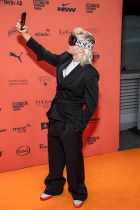 ABB ABOUTYOU- Ski Aggu zu Gast auf dem Orangenen Teppich bei der ABOUT YOU Opera Fashion Show im Admiralspalast am 07.10.2026 Berlin Deutschland