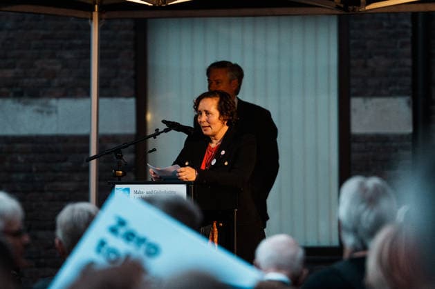 Kundgebung in Düsseldorf zum Jahrestag des Terrorangriffs der Hamas auf Israel am 7. Oktober 2023 und gegen Antisemitismus, Rede Rivkah Young (Aktivistin, Vorsitzende DUS4JEWS e. V.) Copyright: xThiemoxRudolphx