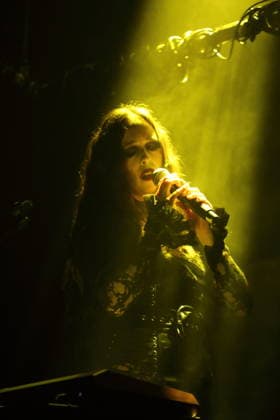 Alexandra Ashley Hughes alias Allie X bei einem Konzert im Metropol in Berlin, 7. Oktober 2026. Allie X Konzert Berlin