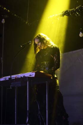 Alexandra Ashley Hughes alias Allie X bei einem Konzert im Metropol in Berlin, 7. Oktober 2026. Allie X Konzert Berlin