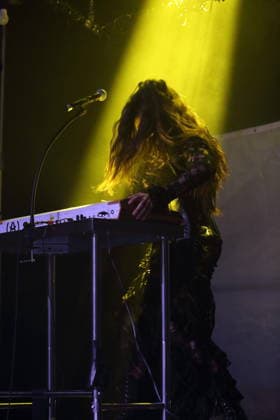 Alexandra Ashley Hughes alias Allie X bei einem Konzert im Metropol in Berlin, 7. Oktober 2026. Allie X Konzert Berlin