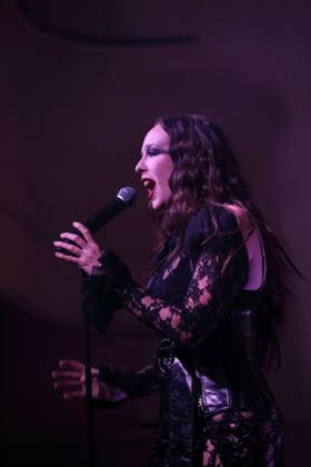 Alexandra Ashley Hughes alias Allie X bei einem Konzert im Metropol in Berlin, 7. Oktober 2026. Allie X Konzert Berlin
