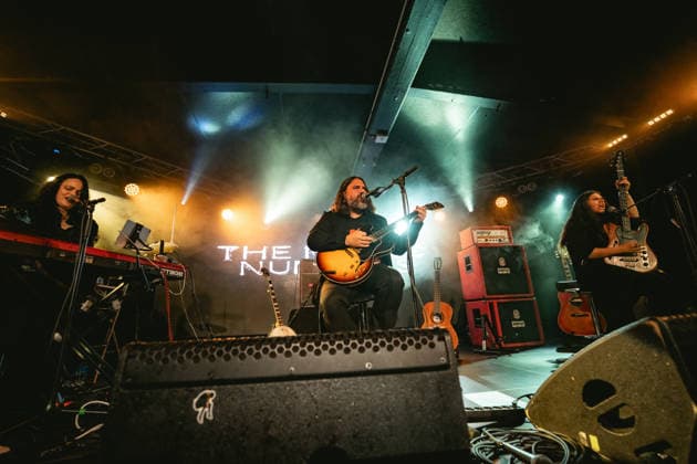 The Magic Numbers live in Malmoe, Sweden Malmo, Sweden. 07th, October 2026. The English alternative rock band The Magic Numbers performs a live concert at Plan B in Malmo. Here singer and guitarist Romeo Stodart is seen live on stage with bass player Michele Stodart (R) and musician Angela Gannon (L). Sweden, Malmö, Plan B  Copyright: xGonzalesxPhoto JoexMillerx